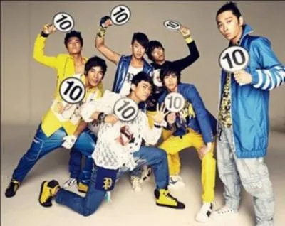 Les 2PM ont débuté avec "10 Out Of 10" en :