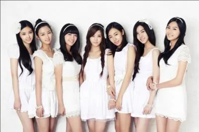 Les Apink ont débuté avec ''I Don't Know" en :