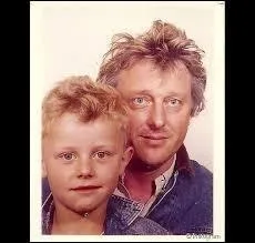 Quelle est la bonne date de naissance de Norman entre ces trois réponses ?