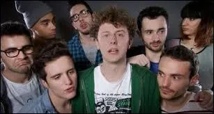 Avec qui Norman et son meilleur ami ont-ils débuté les vidéos ?