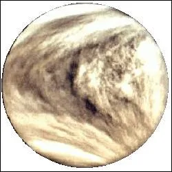 Avec l'activité humaine la quantité de gaz à effet de serre s'accroît, un équilibre est rompu. La chaleur du sol, due au soleil, s'échappe de moins en moins c'est le réchauffement climatique. Il faut réagir vite avant qu'il ne soit trop tard. Sur ... il y a eut ce que l'on appelle l'emballement de l'effet de serre. La température moyenne de surface est de 460 °C.