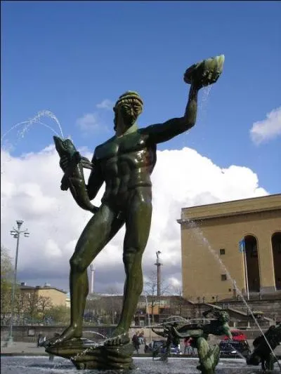La statue de Poséidon est l'uvre du sculpteur suédois Carl Milles. Dans quelle ville cette statue fontaine est-elle exposée ?