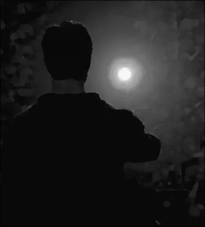 « Je me suis rendu au ministère avec ta mère, Ron, Hermione et deux autres copains. De là, je connaissais l'itinéraire par cur, l'ayant vu des dizaines de fois dans mes rêves. Département des Mystères.