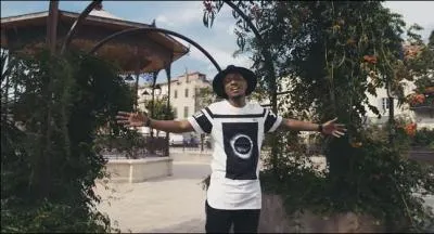 Quelle est la chanson de ce clip ? (Soprano)