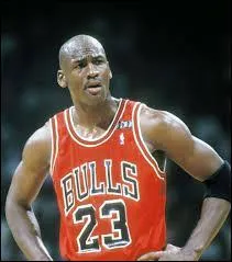 Quel est le basketteur sur cette photo ?