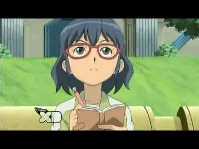 Et de quelle couleur est son nœud ?