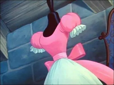 A qui est cette robe ?