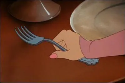 Qui tient cette fourchette ?