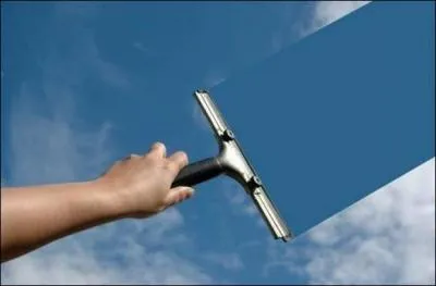 Beau surnom que ce 'Pays du ciel bleu', de quel pays est-il question ?