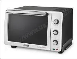 À quelle température correspond le thermostat 6 d'un four traditionnel ?