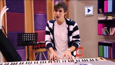 Quelle est la chanson de León dans la saison 1 de "Violetta" ?