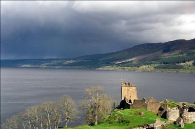 Dans quel pays vit le monstre du lac du Loch Ness (légende) ?