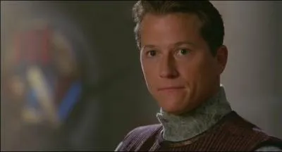 Quelle est la spécialité de Jonas Quinn ?