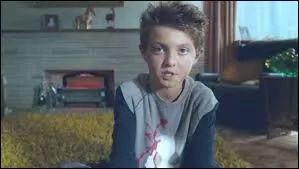 Qui est cet enfant accro aux jeux vidéo ?