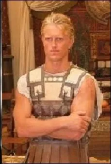 Membre d'une famille princière de Haute-Macédoine, il servit avec distinction sous Alexandre avant la mort de ce dernier qui lui confiera le sceau royal. Qui est-il ?