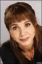 Comment surnomme-t-on Caroline ?