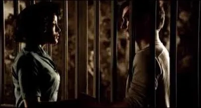 Il la rencontra alors qu'il était emprisonné par l'association Augustine. Il l'hypnotisa pour qu'elle parte. Ils sont...