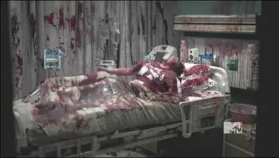 Que devient Lydia quand elle s'est fait mordre ?