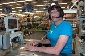 Depuis quelques années, le terme "caissière" n'est plus en vigueur pour nommer cette charmante employée de grande surface. Désormais, elle porte le titre de :