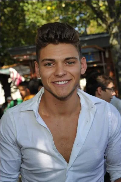 Dans quel pays est-il né ?