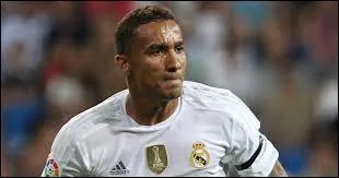 Comment s'appelle ce défenseur ?