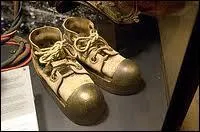 Vous conduisez vite, très vite, peut-être un tout petit peu trop vite ! Comment votre pied est-il ?