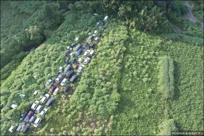 Nous ne sommes pas prêts de remettre les pieds dans cette zone d'exclusion, qui se situe ------ (Complétez ! )