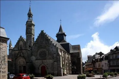 Fondée en 987 par des moines, cette commune bretonne est nommée "Malestricum" en 1131. Quelle est cette ville du Morbihan ?