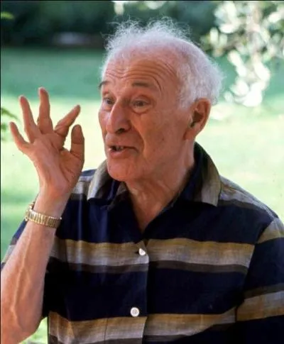 De quelle nationalité était le peintre-graveur-décorateur Chagall ?