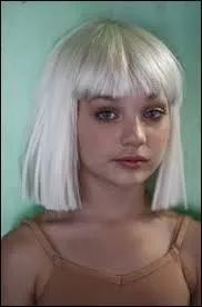 Dans combien de clips vidéo voit-on la jeune danseuse Maddie Ziegler ?