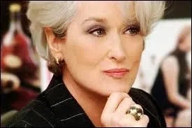 Comment est mort le familier d'Isabella ?