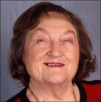 Dans quel domaine s'est fait connaitre Madame Soleil ?