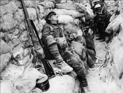 En 1988, un séisme secoue l'Arménie, faisant de très nombreuses victimes, un chanteur français, n'oubliant pas ses origines, chante 'Pour toi Arménie", afin de récolter des fonds pour ce pays !