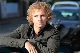 Avec qui Clem a-t-elle eu le b&eacute;b&eacute; ?