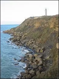 Dans quel département se situe le cap Gris-Nez ?