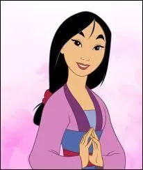 Nous avons ensuite une princesse asiatique qui est partie faire la guerre à la place de son père, elle s'appelle Mulan et elle a...