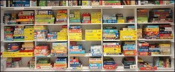 Dans quel jeu le joueur qui passe par la case départ obtient-il 200 euros ?