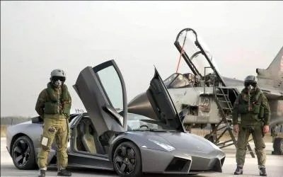 De quel l'avion de chasse est inspirée la Lamborghini Reventón ?