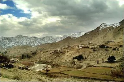 Laquelle de ces villes ne se situe pas en Afghanistan ?