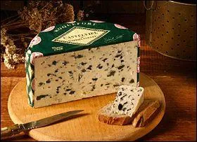 Quel animal produit le fromage "Roquefort" ?