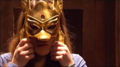 Pour finir une question un petit peu difficile : dans la saison 2, quand on porte le masque d'Anubis, que pleure-t-il ?