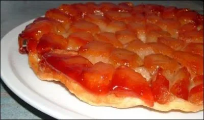 La tarte « Tatin » est une tarte aux pommes renversée dans laquelle les pommes sont caramélisées au sucre et au beurre. D'où vient ce nom ?