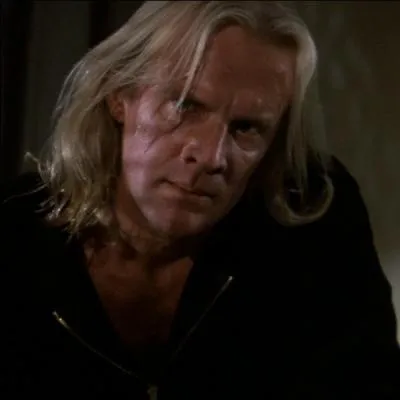 Dans quel film avec Bruce Willis le vilain Karl Vreski (photo) est-il le bras droit du terroriste Hans Gruber ?