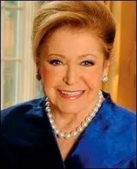 Pour Noël, j'espère avoir ... de livres d'une femme que j'adore.