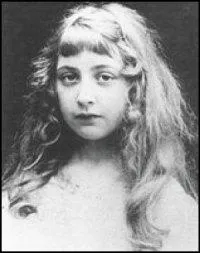 Agatha a conserv le nom de son mari, mais quel est son nom de naissance ?