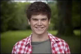 Quelle était l'insulte favorite de Tante Jeanne pour désigner son petit-neveu ?