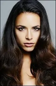 Élue Miss Australie puis 4e du top 5 de Miss Univers, quel est son nom ?