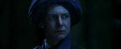 De quelle couleur est le turban du professeur Quirrell ?