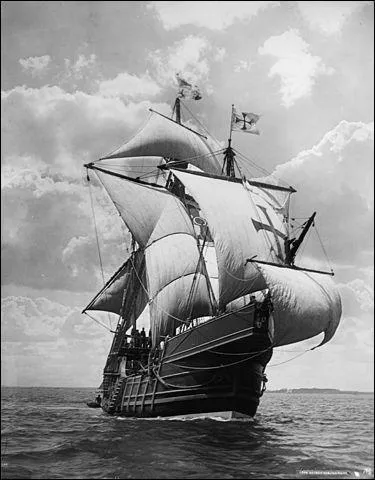 Une question simple, pour m'attirer peut-être les faveurs des passagers à bord de ce frêle esquif... Voici la "Santa Maria" : qu'en pensez-vous ?