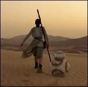 Est-il plus petit ou plus grand que R2-D2 ?